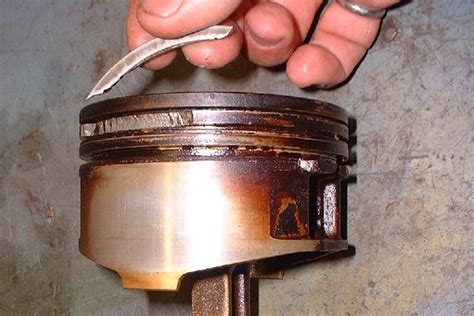 symptoms of worn diesel engine pistons