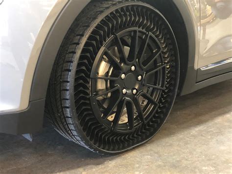 The Next Frontier in Tire Maintenance: Airless Tires